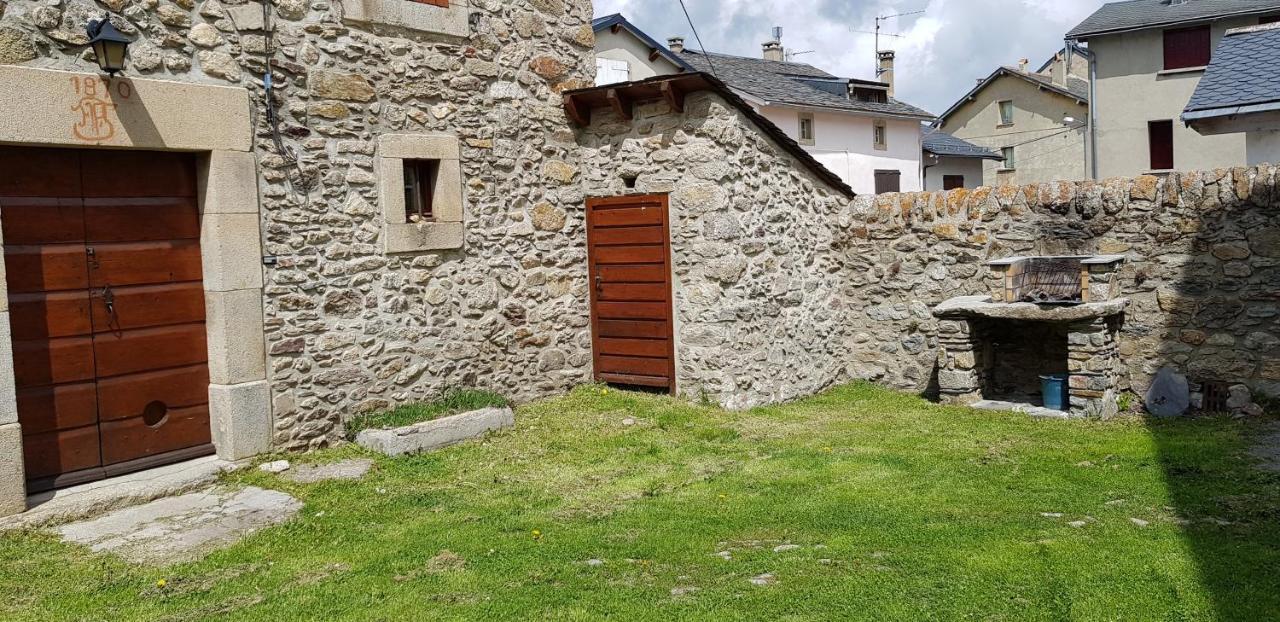 Maison De Caractere En Pierre Cal Blanic Saint-Pierre-dels-Forcats Luaran gambar