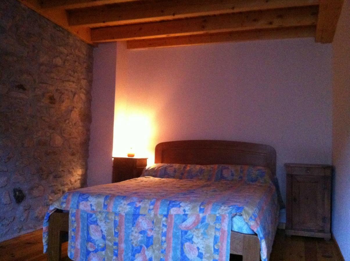 Maison De Caractere En Pierre Cal Blanic Saint-Pierre-dels-Forcats Luaran gambar